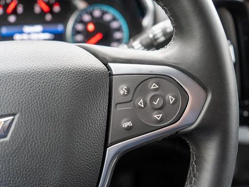 Used 2023 Chevrolet Traverse LT image 25