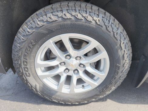 Used 2022 Chevrolet Tahoe LT w/ Luxury Package image 10