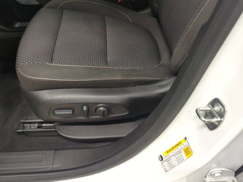 Used 2023 GMC Acadia SLE w/ Driver Convenience Package image 14