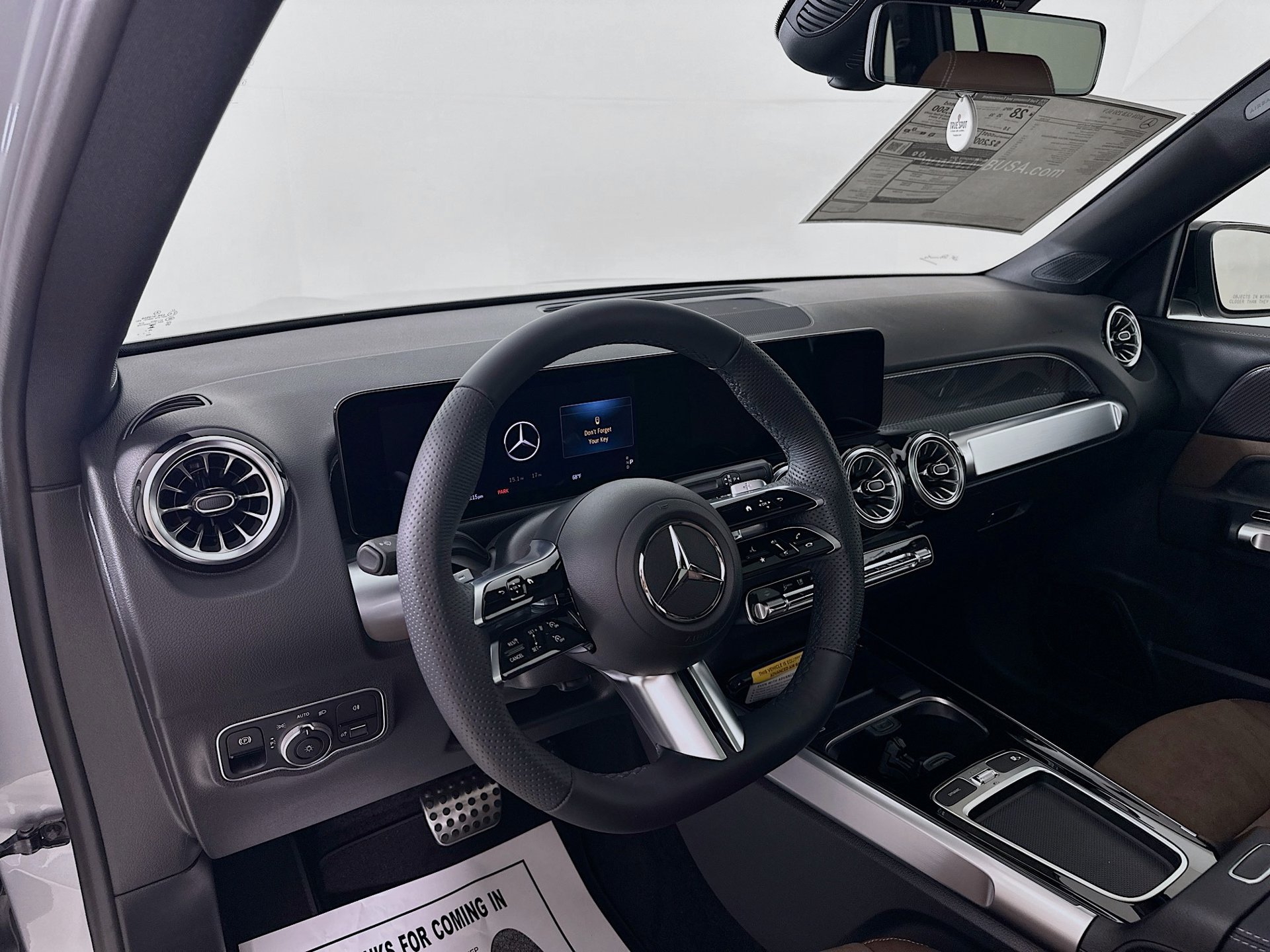 New 2026 Mercedes-Benz GLB 250 image 10