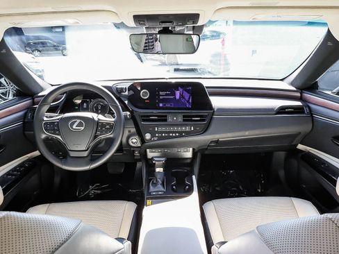 Used 2025 Lexus ES 300h w/ Premium Package FWD image 14
