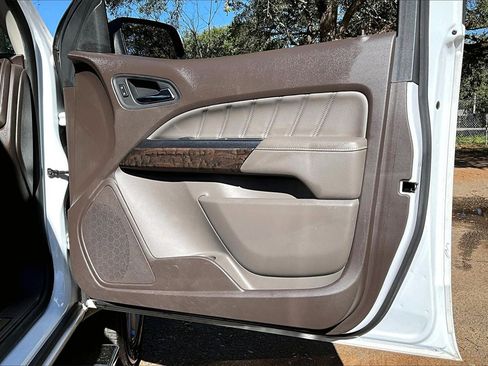 Used 2022 GMC Canyon Denali image 25