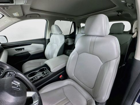 Certified 2023 Honda Pilot Touring image 22