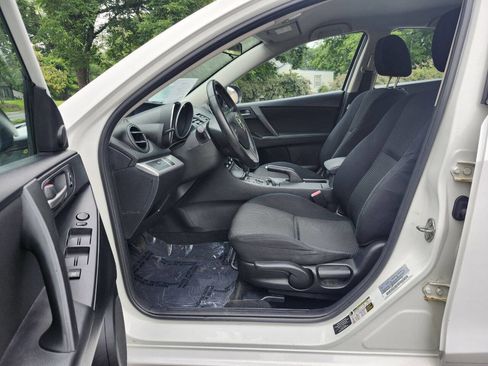 Used 2013 MAZDA MAZDA3 i Touring FWD image 4