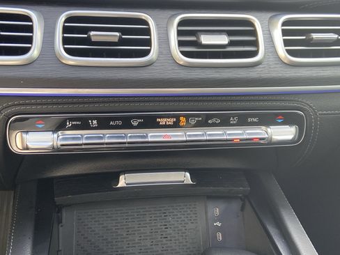 Certified 2025 Mercedes-Benz GLE 580 4MATIC image 33
