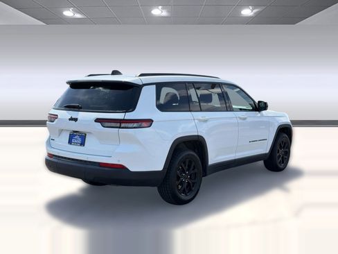 Used 2024 Jeep Grand Cherokee L Laredo AWD/4WD image 9