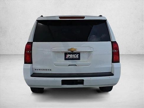 Used 2019 Chevrolet Suburban LT image 4