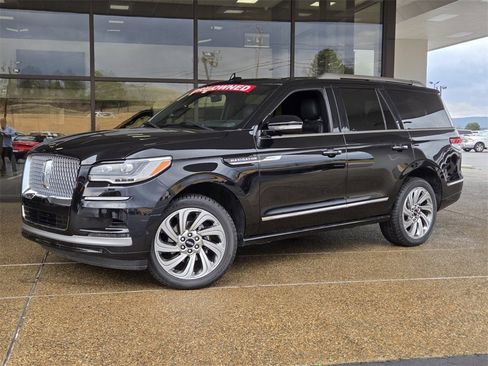 Used 2024 Lincoln Navigator Reserve image 1