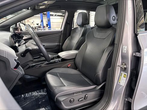 Used 2023 Volkswagen ID.4 Pro S RWD image 24