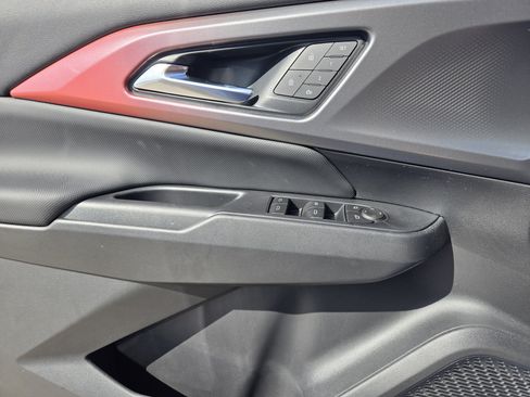 New 2025 Chevrolet Equinox EV RS image 17