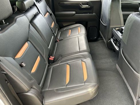 Used 2025 GMC Sierra 1500 AT4 w/ Technology Package AWD/4WD image 27