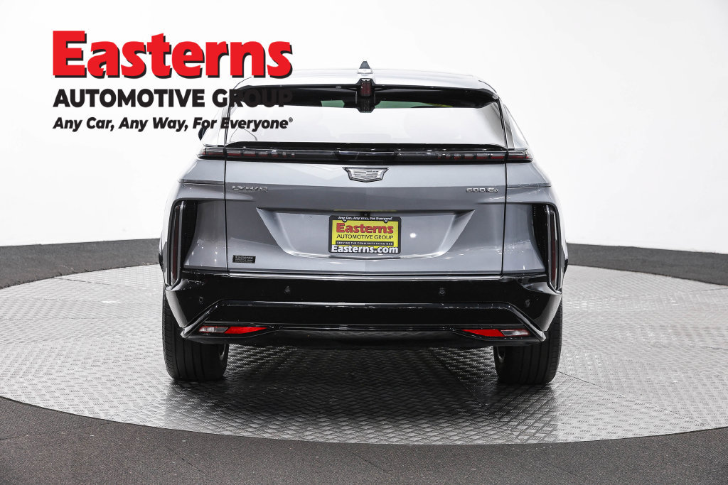 Used 2024 Cadillac Lyriq Luxury AWD/4WD image 7