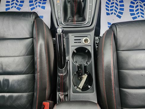 Used 2016 Volkswagen GTI SE image 34