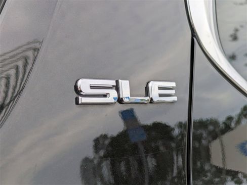 Used 2018 GMC Acadia SLE image 14