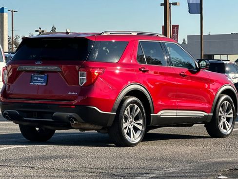 Certified 2022 Ford Explorer XLT w/ Equipment Group 202A image 2