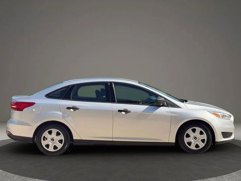 Used 2016 Ford Focus S FWD image 2