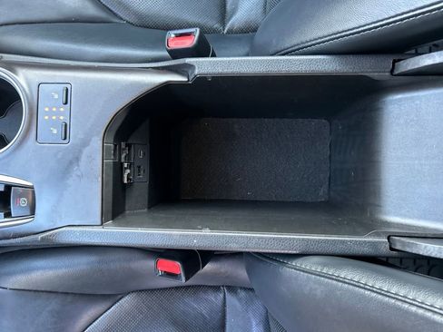 Used 2022 Toyota Camry XLE image 21