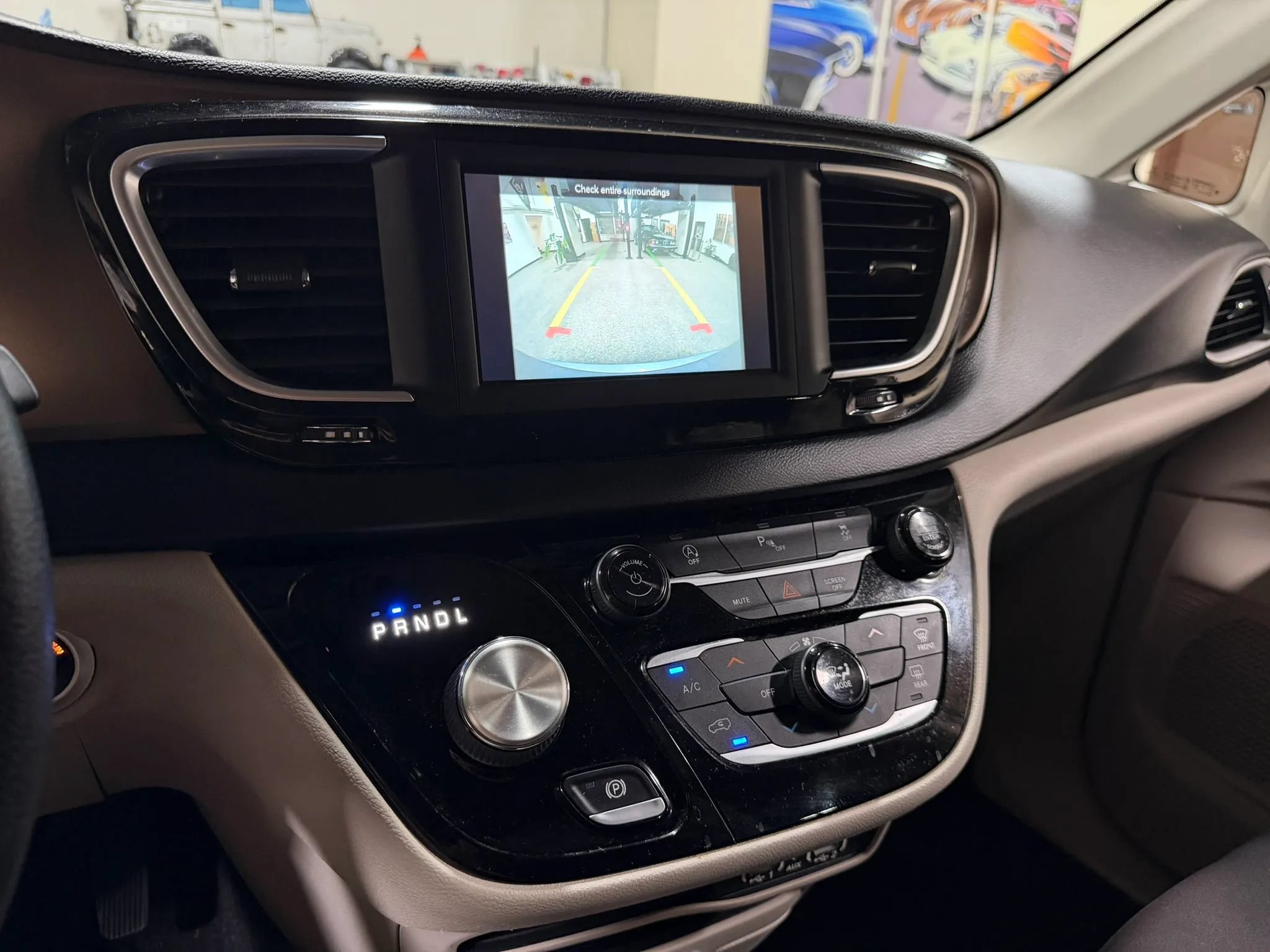 Used 2021 Chrysler Voyager L FWD image 46