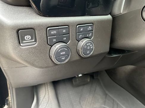 Used 2025 Chevrolet Silverado 1500 High Country w/ High Country Premium Package AWD/4WD image 27