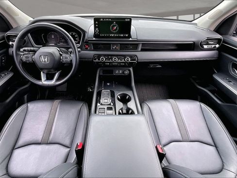 Used 2025 Honda Pilot EX-L image 7