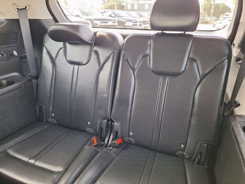 Used 2025 Kia Sorento S image 12