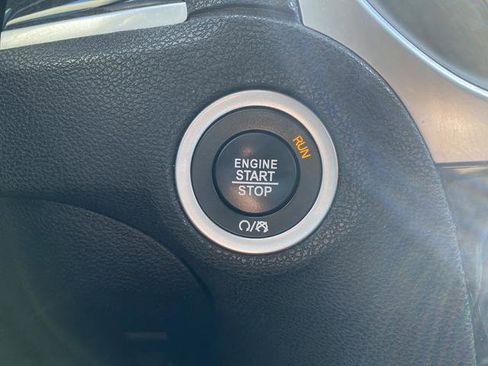 Used 2018 Chrysler 300 Limited w/ Safetytec Plus Group image 32