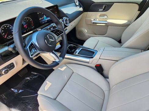 Used 2025 Mercedes-Benz GLA 250 GLA 250 image 11