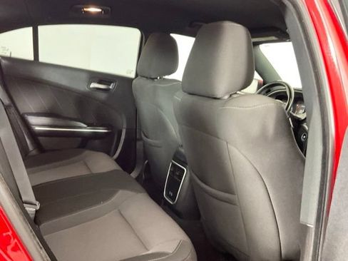 Used 2022 Dodge Charger SXT RWD image 17