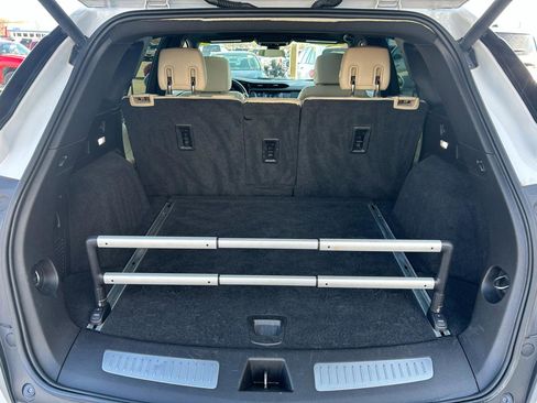 Used 2017 Cadillac XT5 Luxury w/ Driver Awareness Package image 17