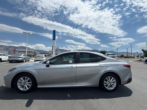 Used 2025 Toyota Camry LE w/ Convenience Package FWD image 10