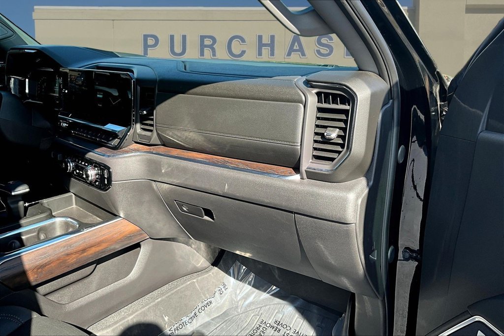 Used 2025 GMC Sierra 1500 SLT w/ SLT Premium Package AWD/4WD image 29