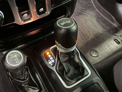 Used 2022 Jeep Wrangler Willys image 29