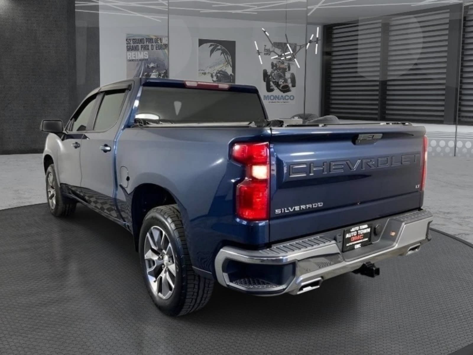 Used 2021 Chevrolet Silverado 1500 LT AWD/4WD image 7