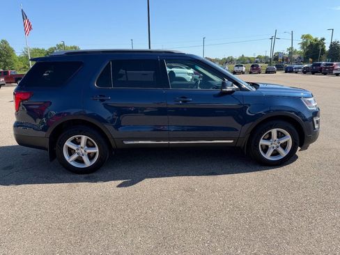 Used 2016 Ford Explorer XLT AWD/4WD image 6