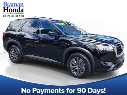 Used 2024 Nissan Pathfinder SV