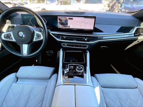 Certified 2025 BMW X6 xDrive40i w/ Executive Package image 15