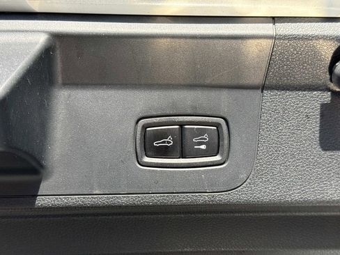 Used 2018 Porsche Panamera 4 image 12