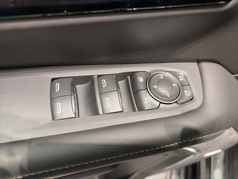 New 2026 Chevrolet Suburban Premier image 9