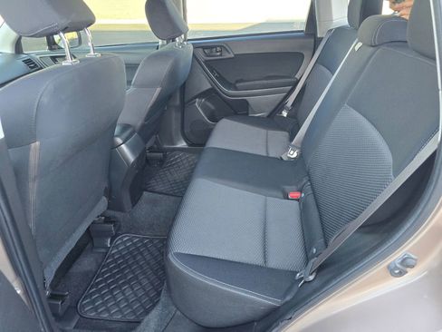 Used 2014 Subaru Forester 2.5i AWD/4WD image 10