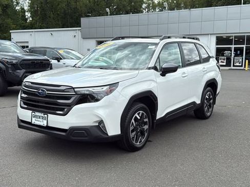 Used 2026 Subaru Forester Premium w/ Base/Premium Package AWD/4WD image 3