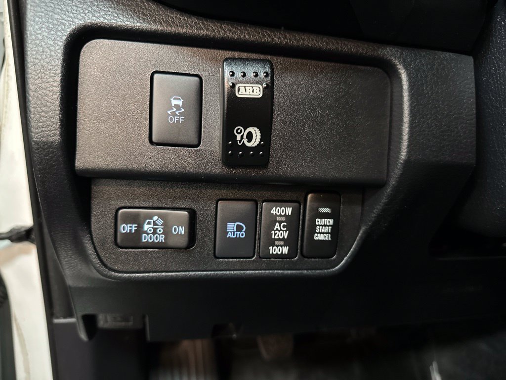 Used 2020 Toyota Tacoma TRD Sport AWD/4WD image 33