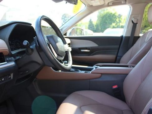 Used 2024 Toyota Grand Highlander AWD image 24