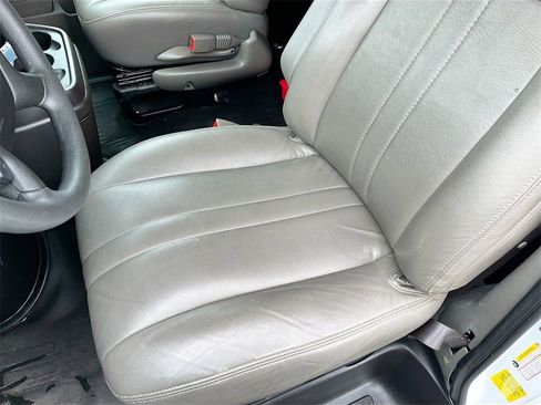 Used 2024 GMC Savana 2500 Work Van w/ Driver Convenience Package image 17