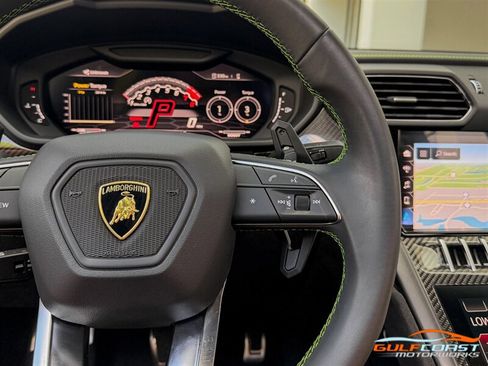 Used 2021 Lamborghini Urus AWD/4WD image 35