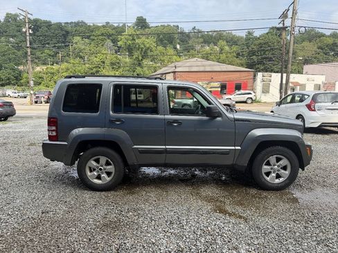 Used 2012 Jeep Liberty Sport w/ Popular Equipment Group AWD/4WD image 7