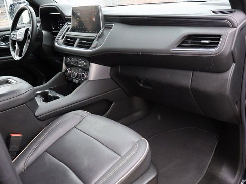 Used 2022 GMC Yukon SLT w/ SLT Premium Package image 12