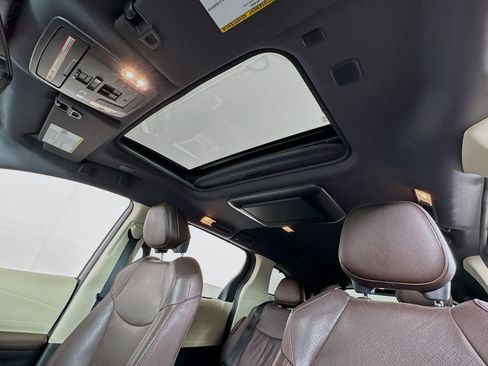 Certified 2022 Toyota Sienna Platinum image 15