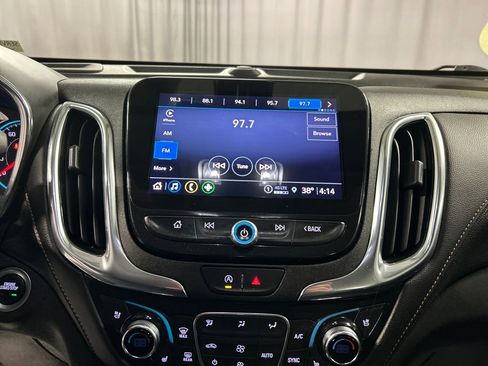 Used 2024 Chevrolet Equinox Premier FWD image 17