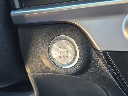 New 2025 Kia Telluride S image 32