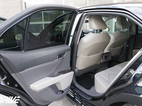 Used 2021 Toyota Camry SE image 27